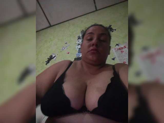 צילומי מסך משודרים Valeriacurvy