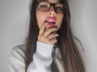 צ'אט וידאו ארוטי valerie-summe