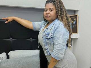 צ'אט וידאו ארוטי Vanessa-Frizzy