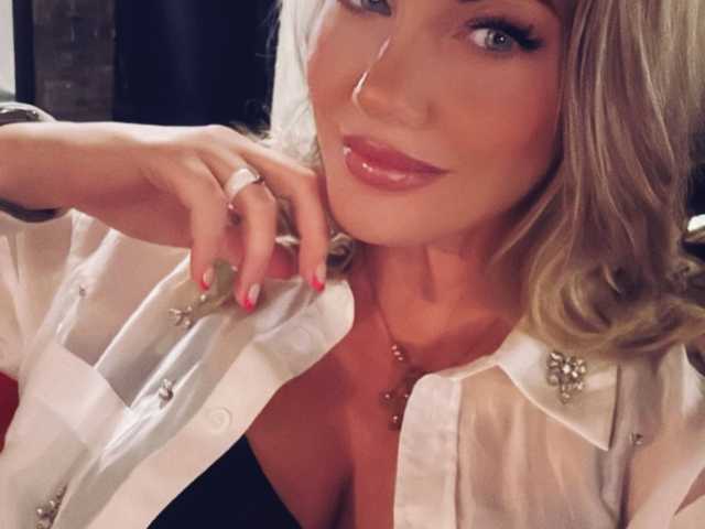 תמונה של הפרופיל VeliaBloom