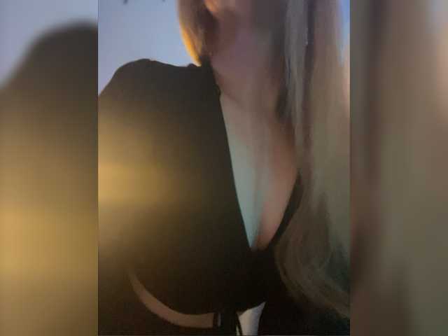 תמונות _Vishka_ Striptease private. I don’t masturbate. I don't undress in free chat