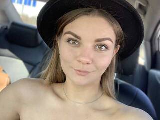 צ'אט וידאו ארוטי Vikiko