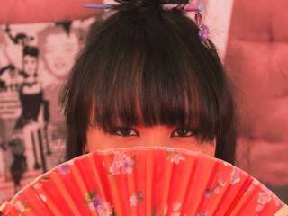 צ'אט וידאו ארוטי Violet-ros