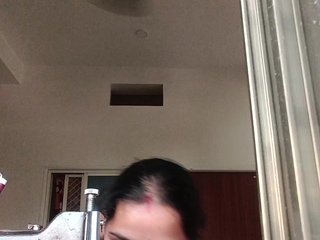 צ'אט וידאו ארוטי Alonevishu