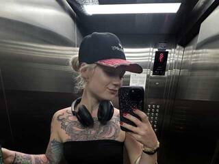 צ'אט וידאו ארוטי VivianRocks