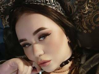 צ'אט וידאו ארוטי _No-Silikon_