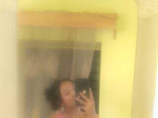 צ'אט וידאו ארוטי Wejdene69