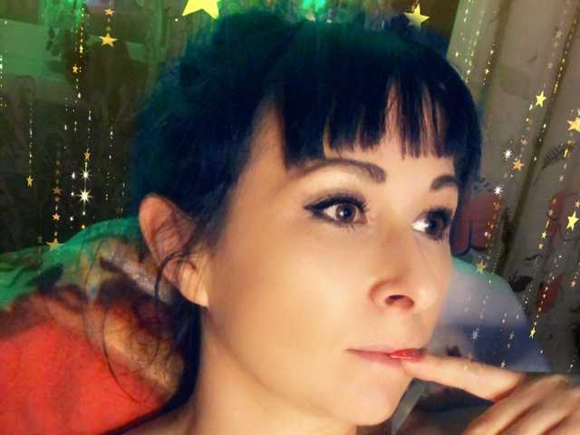 תמונה של הפרופיל WhiteJane