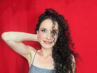 צ'אט וידאו ארוטי WildBarbiee