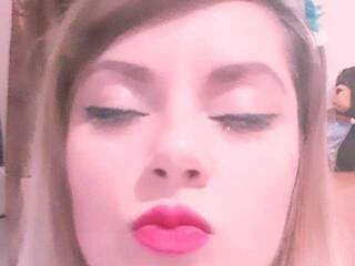 צ'אט וידאו ארוטי XLiaXxx