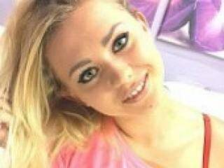 צ'אט וידאו ארוטי xscarletx