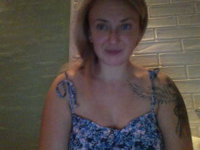 תמונות XswetaX I look at your cam for 30 tokens. chest-40 tokens