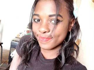 צ'אט וידאו ארוטי Yannapretty