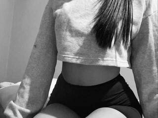 צ'אט וידאו ארוטי yesenya