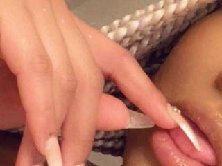 צ'אט וידאו ארוטי Yiauana