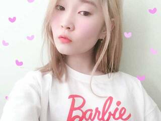 צ'אט וידאו ארוטי Yourcomatose