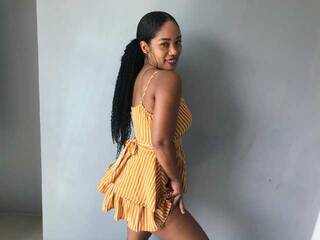 צ'אט וידאו ארוטי YourRoxane