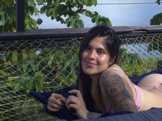 צ'אט וידאו ארוטי yourtoybella