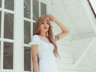 צ'אט וידאו ארוטי YuqiSun