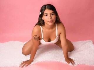 צ'אט וידאו ארוטי YvonneCollins