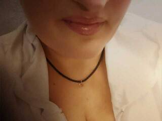 צ'אט וידאו ארוטי YXTEXA50a