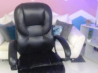 צ'אט וידאו ארוטי ZAHIRA-1