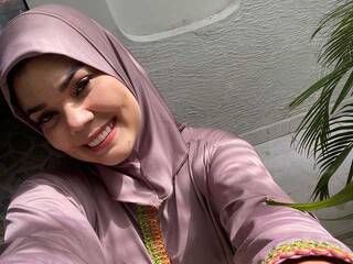 צ'אט וידאו ארוטי ZareenMajluf