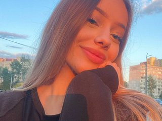 צ'אט וידאו ארוטי ZinaSantulli