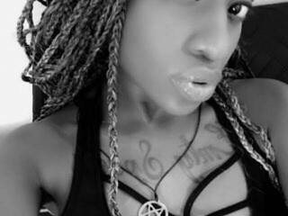 צ'אט וידאו ארוטי Zoe-Hell